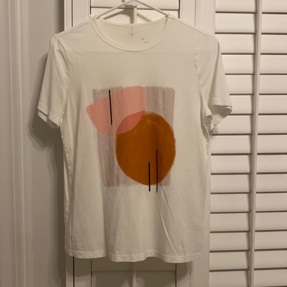 Graphic tee